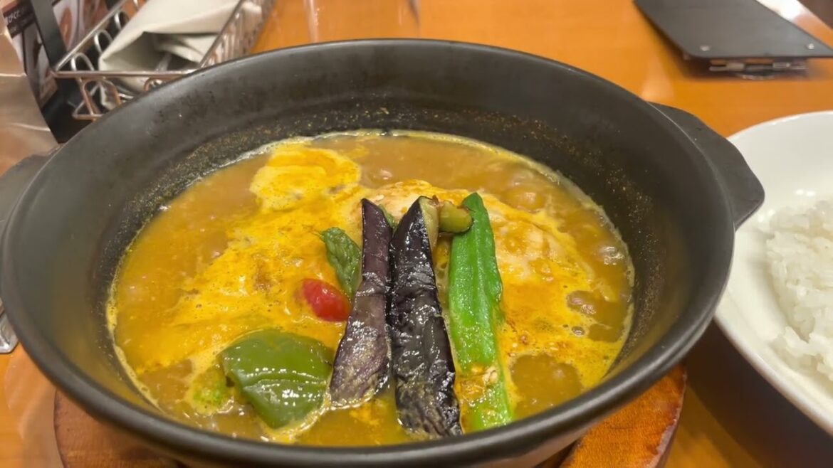 北海道発祥スープカレー/Soup curry originating in Hokkaido 4K 北海道発祥スープカレー/Soup curry originating in Hokkaido 4K