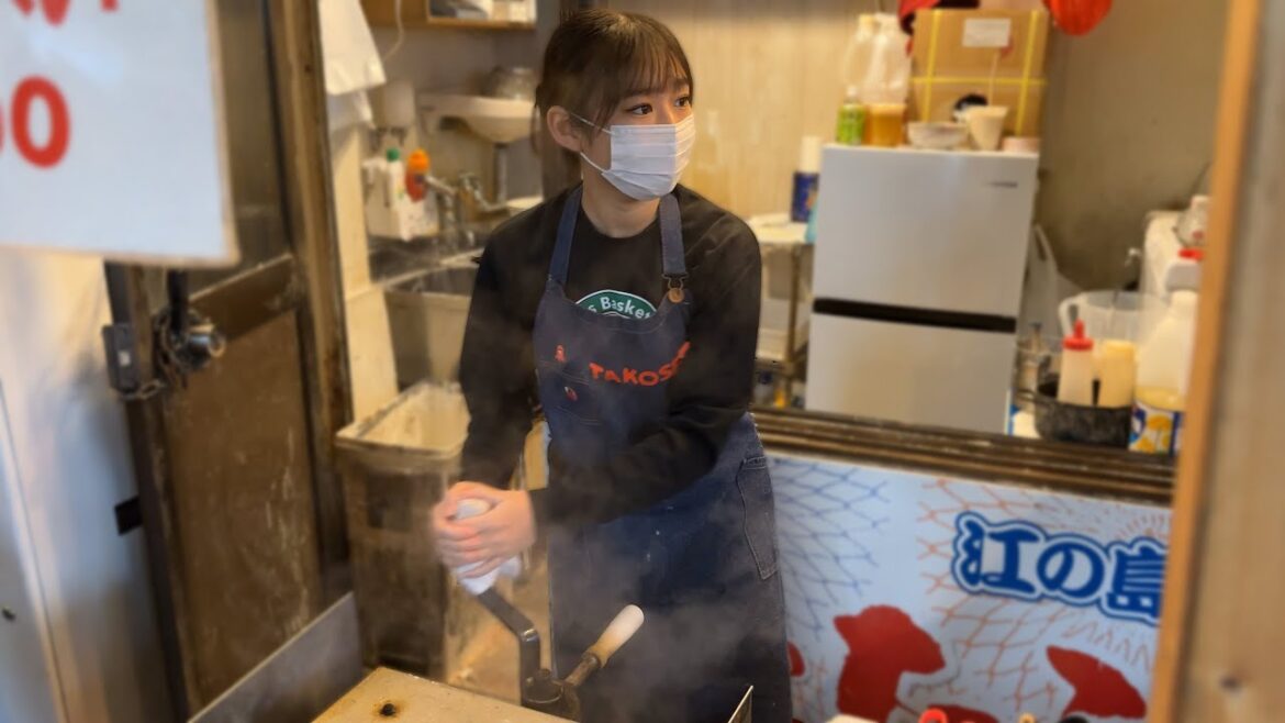19歳孫娘が作る特大たこせんべい お爺ちゃんとの絆 – 19 Years Old Octopus Crackers Master – Japanese Street Food 19歳孫娘が作る特大たこせんべい お爺ちゃんとの絆 - 19 Years Old Octopus Crackers Master - Japanese Street Food