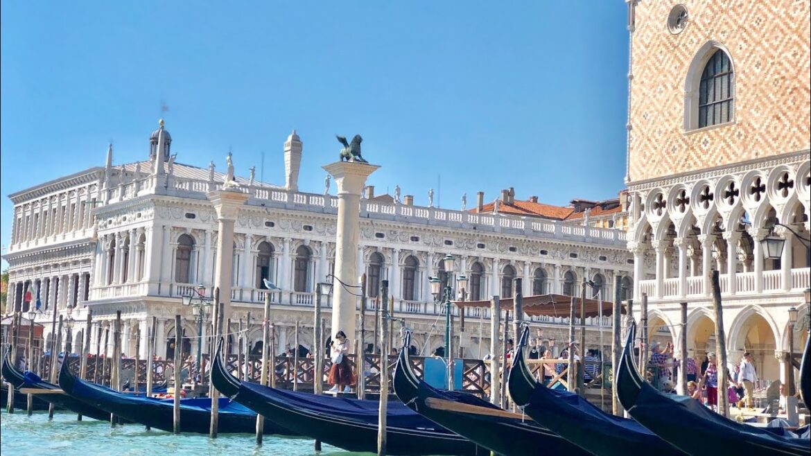 Doge's Palace (Palazzo Ducale) in Venice, Italy (4K walking tour)