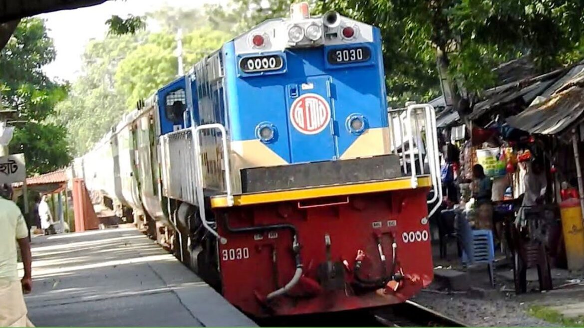 কুড়িগ্রাম এক্সপ্রেস ট্রেনটি উত্তরাঞ্চলের বেশ কয়েকটি বড় বড় ষ্টেশনকে থ্রু পাস করে যেভাবে ঢাকার কমলাপুর কুড়িগ্রাম এক্সপ্রেস ট্রেনটি উত্তরাঞ্চলের বেশ কয়েকটি বড় বড় ষ্টেশনকে থ্রু পাস করে যেভাবে ঢাকার কমলাপুর