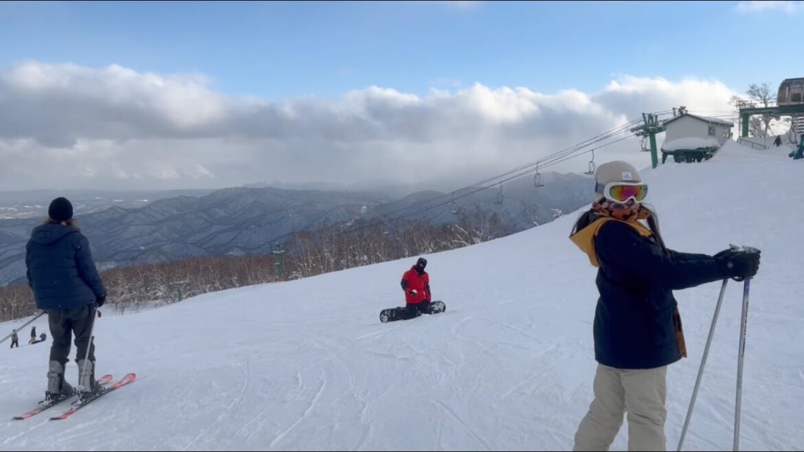 Sapporo Teine Skiing - Day 23 - Japan Travel 2023 [ASMR - CAPTIONS ON] | CLUB PROFESSIONALS
