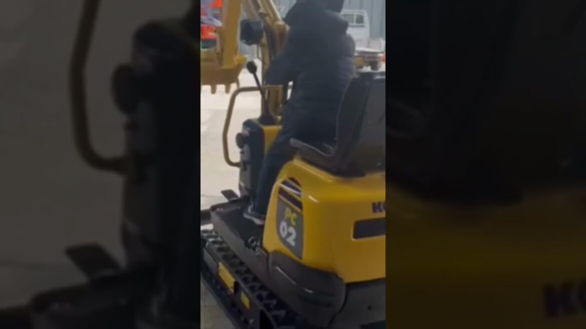 Kid’s miniexavator😄🇯🇵