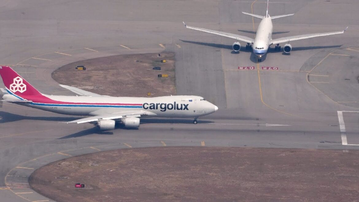 Hong Kong Airport Live Stream with  ATC FULL MOUNTAIN VIEW