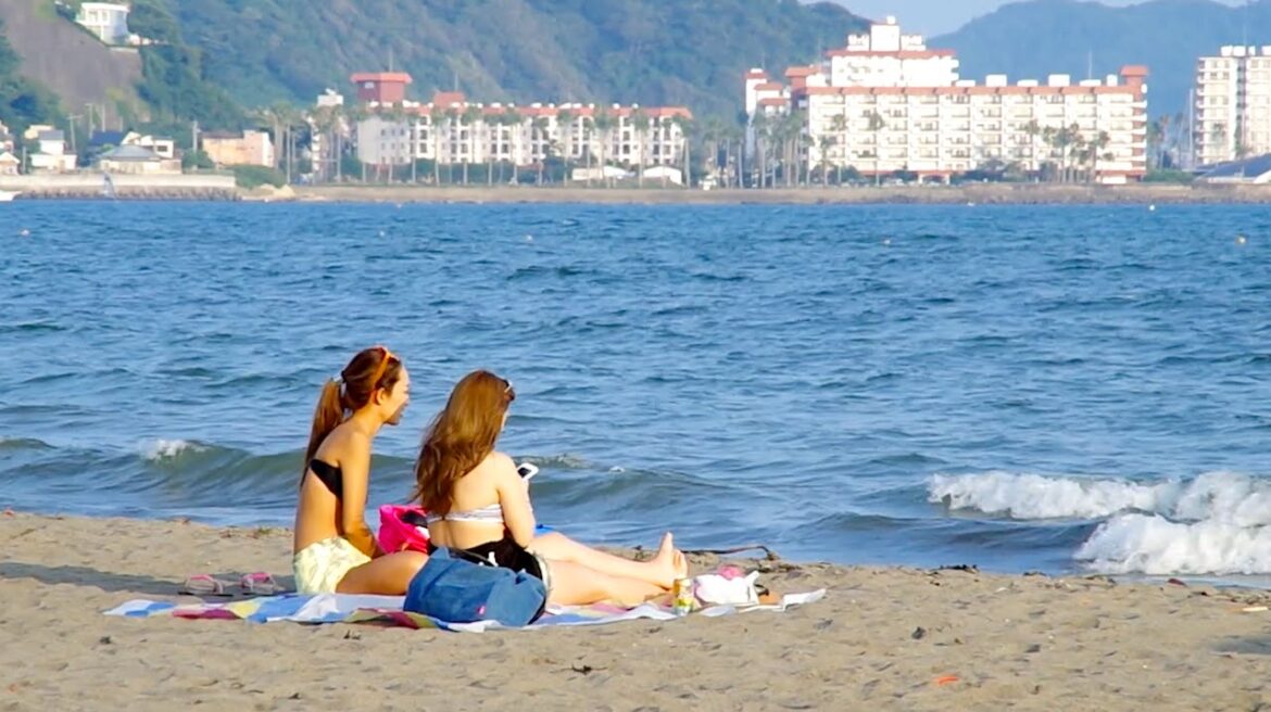 Fun at the Beach in Kamakura!