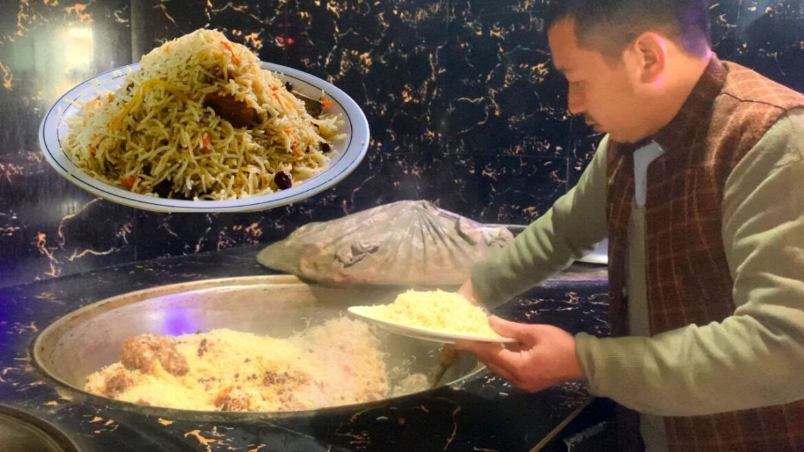 Street Food in Afghanistan | Kabuli Pulao | Seekh Kabab | Afghanistan street food | 4K