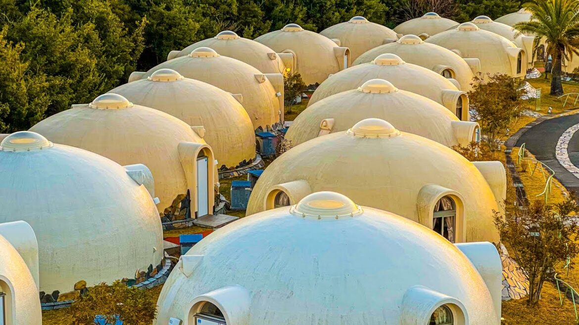 Real Capsule Hotel Experience in Japan 😪 Toretore Village Shirahama Travel Vlog 🛌トレトレビレッジ 和歌山 Real Capsule Hotel Experience in Japan 😪 Toretore Village Shirahama Travel Vlog 🛌トレトレビレッジ 和歌山