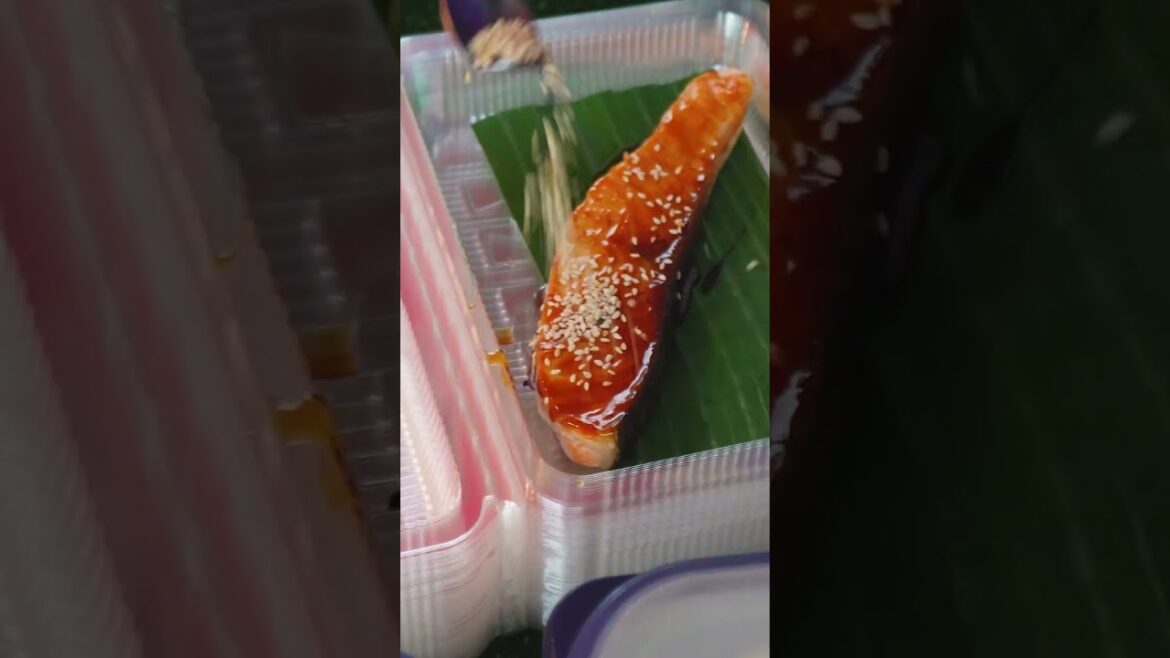 Salmon & Mackeral 🐟🍣 #streetfood #food #salmon #steak #shorts