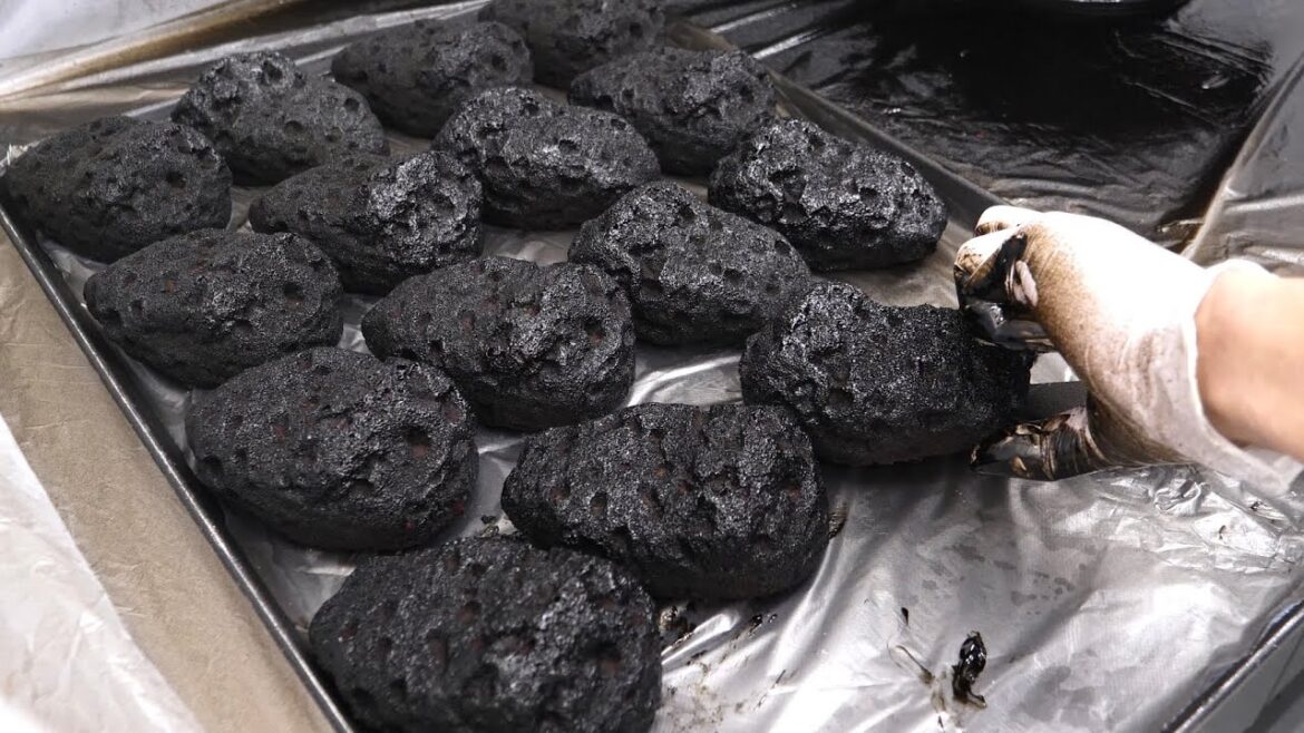 현무암 아닙니다! 디저트 장인의 리얼한 초콜릿 돌멩이 케이크 Amazing chocolate stone cake making – Korean street food 현무암 아닙니다! 디저트 장인의 리얼한 초콜릿 돌멩이 케이크 Amazing chocolate stone cake making - Korean street food