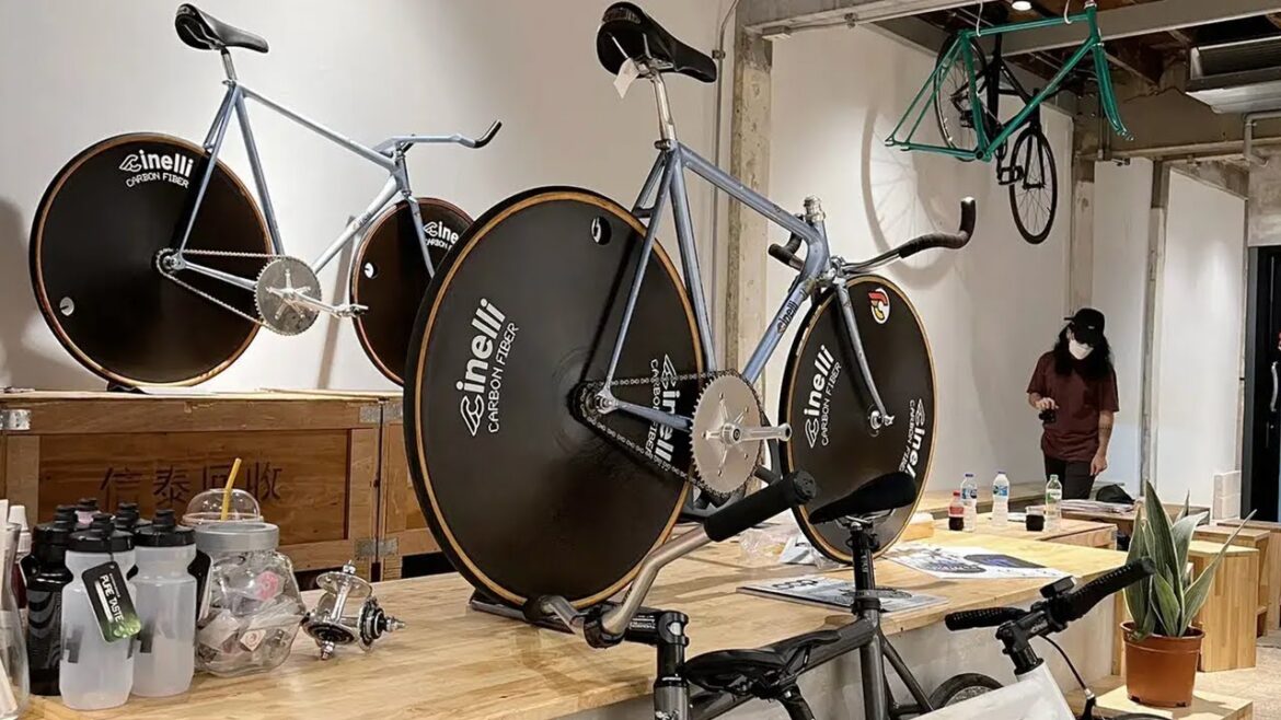 Bangkok bike museum 👉 BicycleBOYS Clubhouse