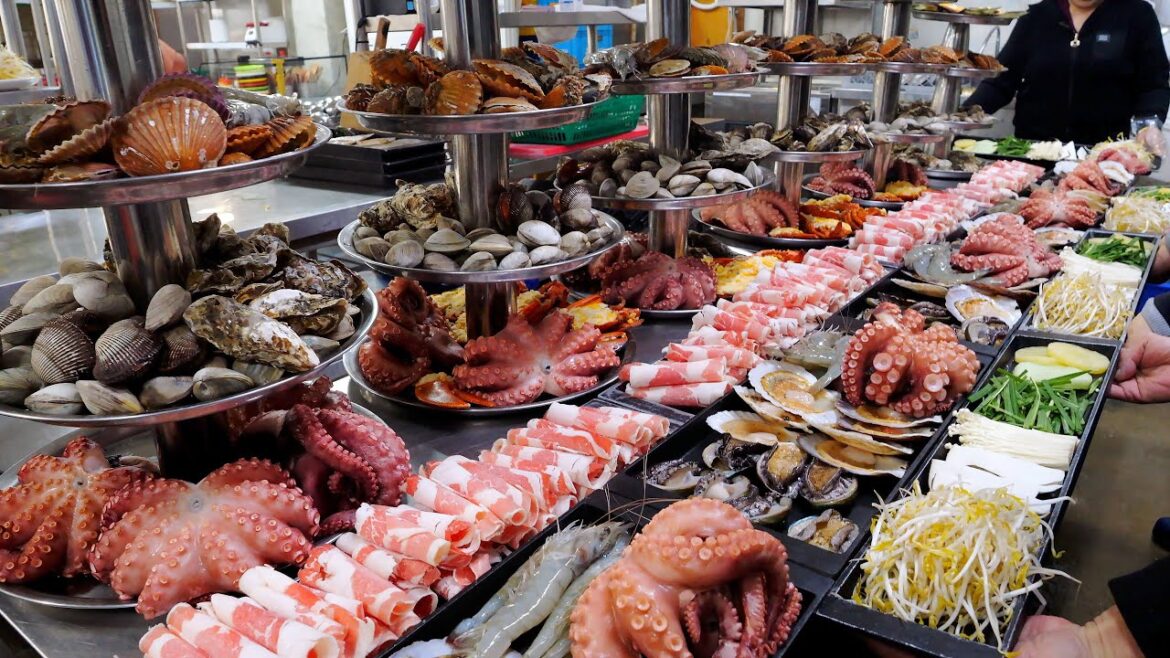 연매출 60억 ! 직거래로 저렴하고 신선한 키조개 삼합 ! 전국 최초 삼합집 | Grilled Clams and Pork Belly | Korean Street Food 연매출 60억 ! 직거래로 저렴하고 신선한 키조개 삼합 ! 전국 최초 삼합집 | Grilled Clams and Pork Belly | Korean Street Food