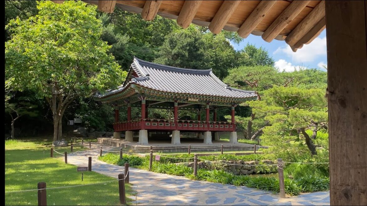 【4K】Walking in Korea – A Beautiful Village in Nature-Given Environment 【4K】Walking in Korea - A Beautiful Village in Nature-Given Environment