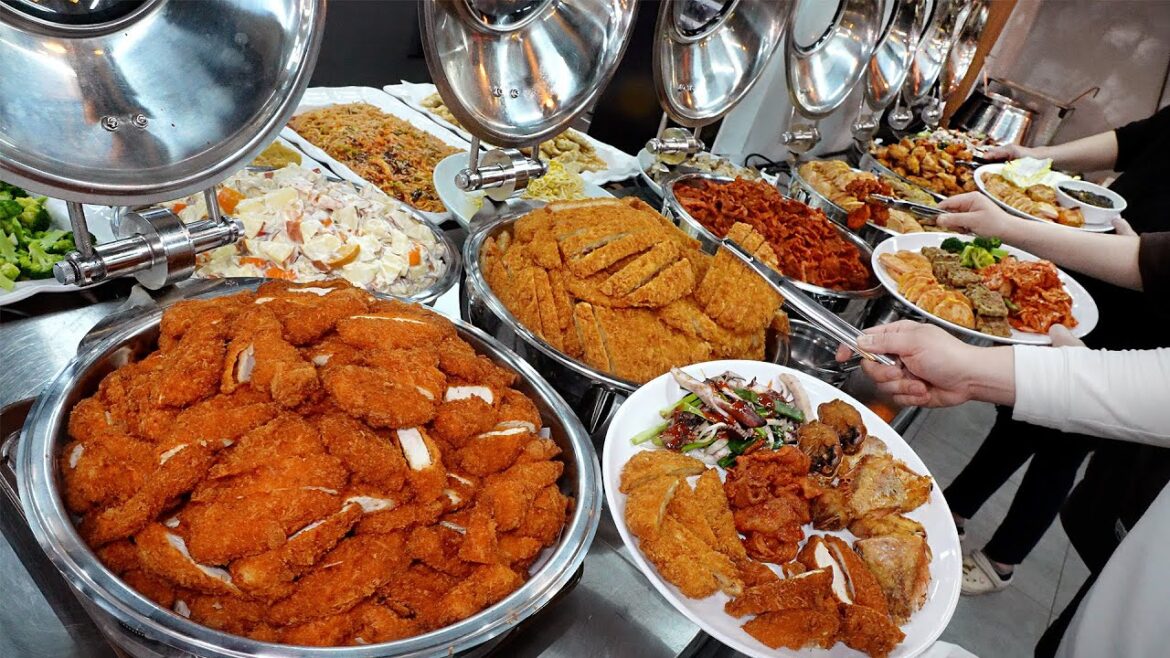 8000원짜리 초가성비 한식뷔페? 35가지 메뉴를 직원없이 온가족이 만드는 지역 1등 무한리필 뷔페┃Korean buffet / Korean street food 8000원짜리 초가성비 한식뷔페? 35가지 메뉴를 직원없이 온가족이 만드는 지역 1등 무한리필 뷔페┃Korean buffet / Korean street food