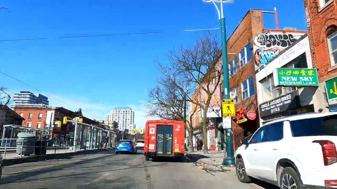 4k Drive | Toronto Downtown | Driving From Dundas & University to Bloor & Avenue Rd (Feb 2023) 4k Drive | Toronto Downtown | Driving From Dundas & University to Bloor & Avenue Rd (Feb 2023)