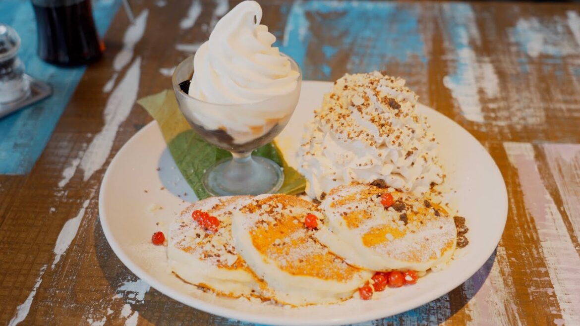 Excellent Hawaiian Pancakes in Japan.Kona's coffee.