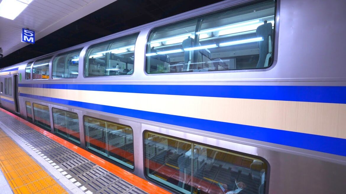 【1000円の贅沢】二階建てグリーン車に乗って、東京から成田空港まで移動。｜E235系グリーン車