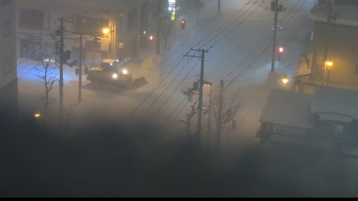 Sapporo, Hokkaido 1 hour 30 minutes archive until the live camera loses visibility due to heavy snow