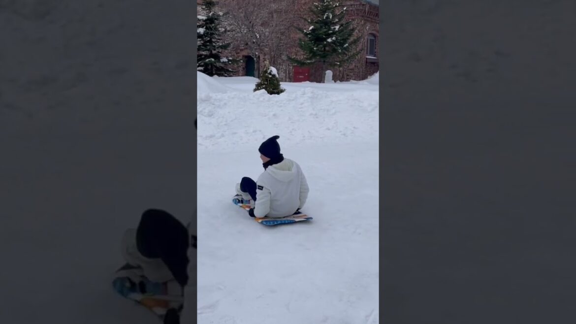 Snow sledding is fun🛷🏂❄️🇯🇵 # #japan #follow #revengetravel #subscribe #travel #sapporo #winter