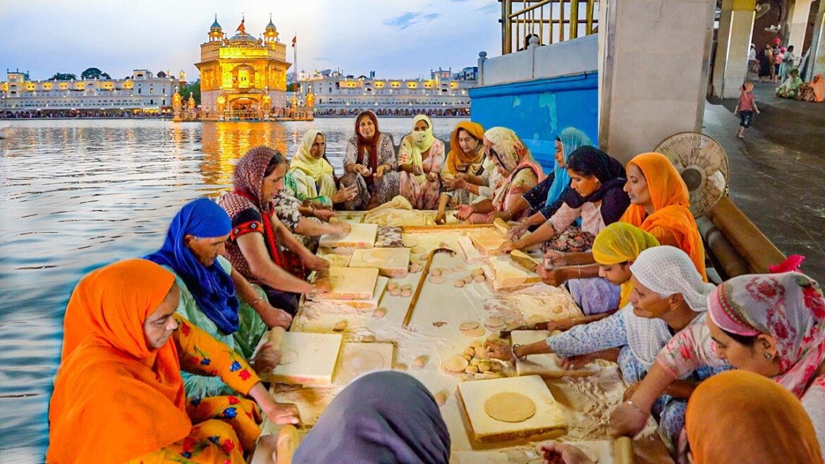 Cooking INDIAN FOOD like you’ve never seen before – WORLD’S LARGEST kitchen at GOLDEN TEMPLE, India Cooking INDIAN FOOD like you've never seen before - WORLD'S LARGEST kitchen at GOLDEN TEMPLE, India