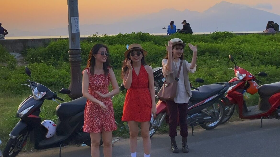 【🇻🇳 4K】Vietnam Virtual Tour - Sunset Bike Ride Around Da Nang City