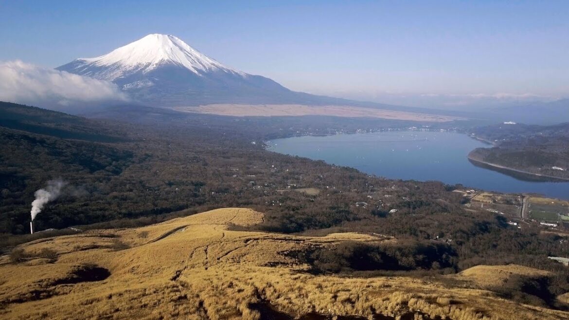 [ 4K Ultra HD ] 富士山 ドローン空撮（富士五湖）Aerial Drone Shots of Mt.FUJI around Fuji Five Lakes (DJI MAVIC PRO)