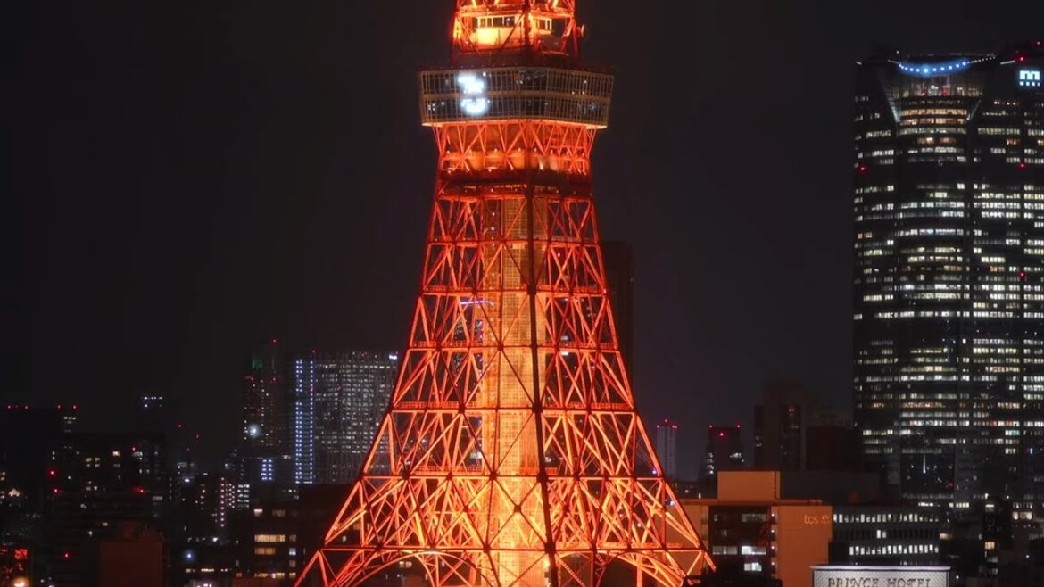 LIVE ポルシェ75周年特別ライトアップの東京タワー展望台