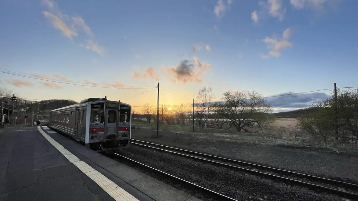 Express Train Around Japan’s Hokkaido Island! Enjoy cool diesel trains and seafood. Express Train Around Japan's Hokkaido Island! Enjoy cool diesel trains and seafood.