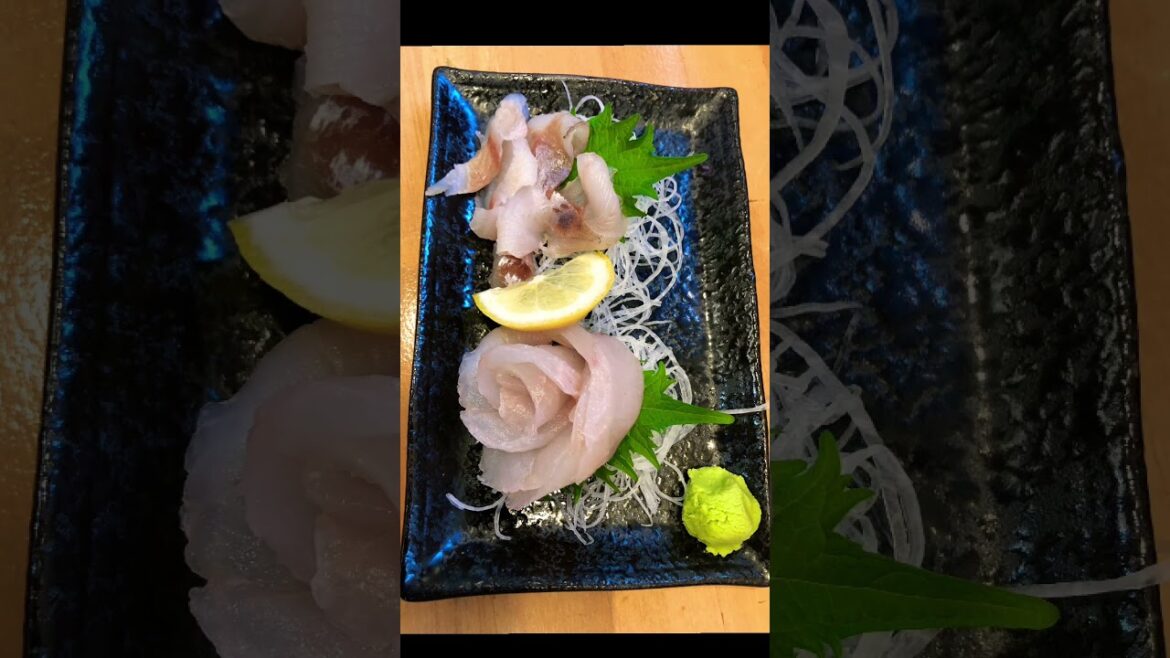 函館朝市、ホッケの刺身初めて食べた、イカいくら丼も激うまだった