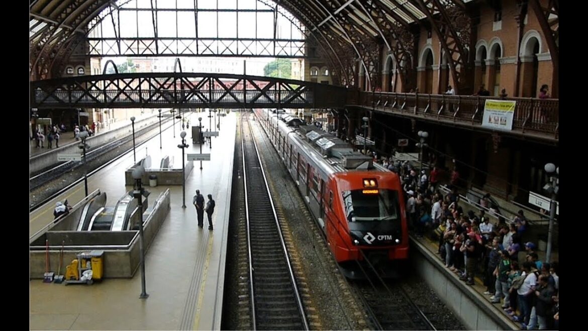 Luz Station Sao Paulo CPTM Timelapse