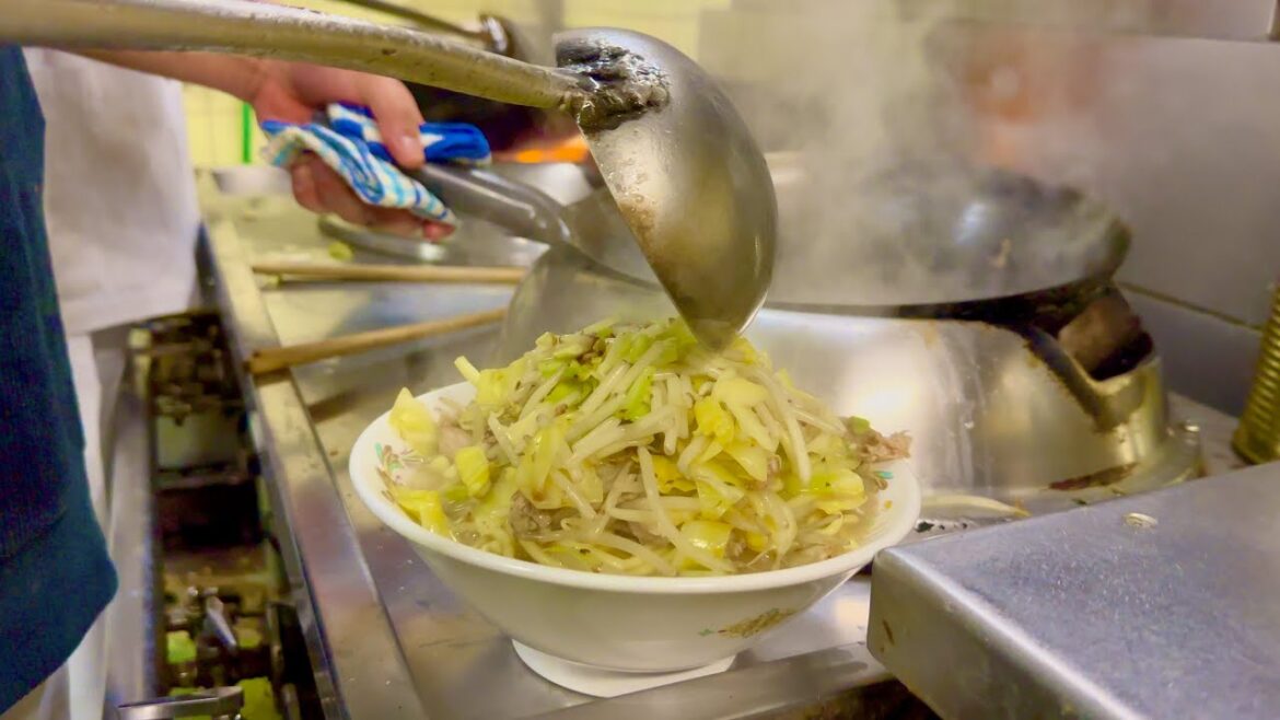 創業70年！！盛り盛りサービスでお腹いっぱい！商店街で暖簾を守り続ける老舗の大衆食堂｜Amazing Japanese restaurant｜福岡グルメ ランチ ちゃんぽん