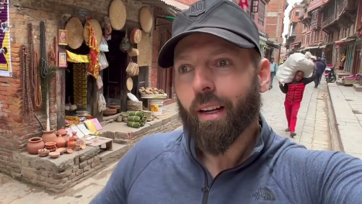 Cycling Nepal: The Homeless Doggo ๐ณ๐ต Cycling Nepal: The Homeless Doggo ๐ณ๐ต