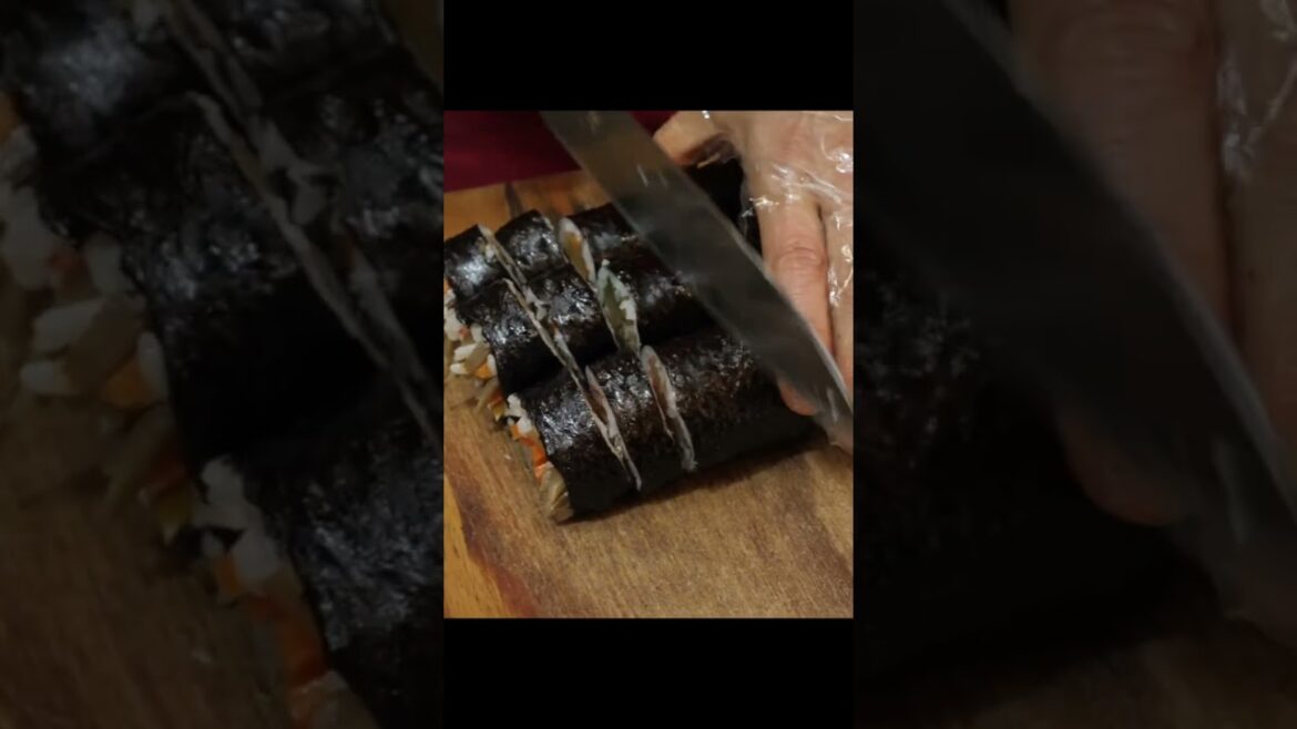 하루 2~3000줄 팔리는 2000원짜리 역대급 미친 퀄리티 김밥! #shorts / kimbap - korean street food