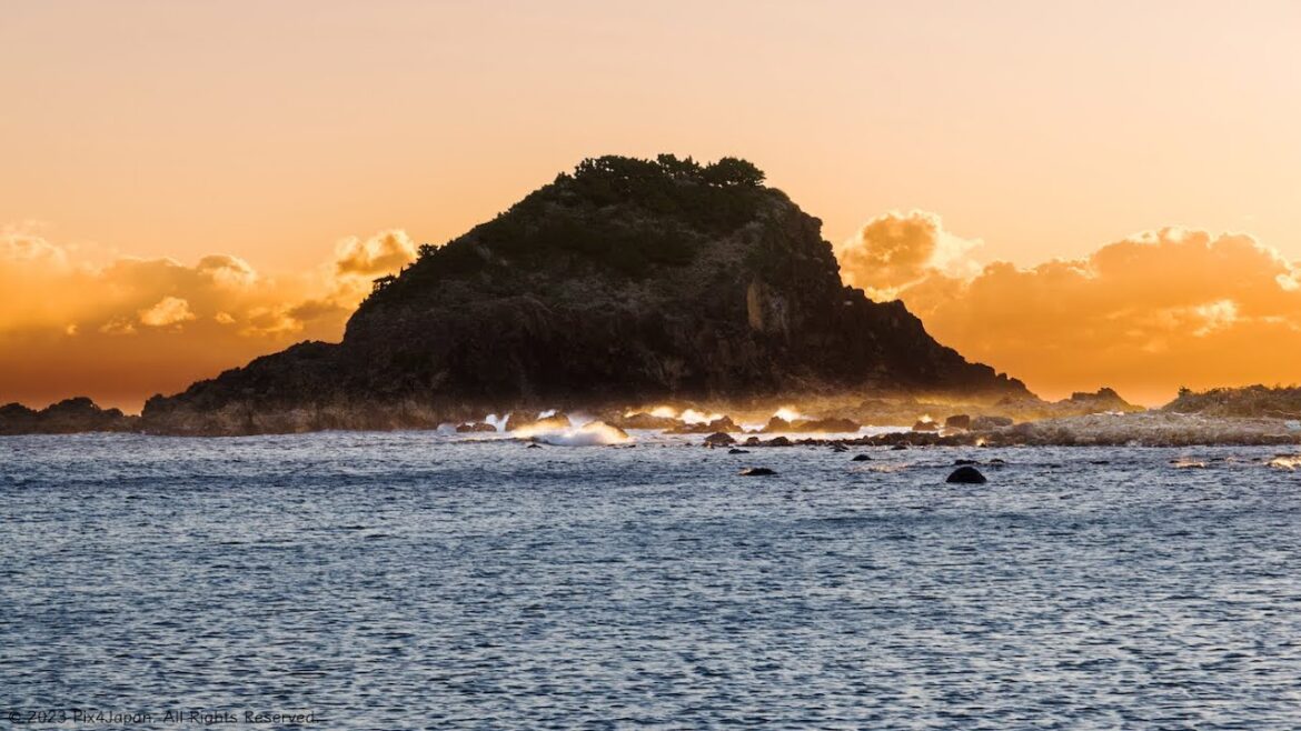 Visiting Beach in Shizuoka Japan for Seascape Photography with Pentax K1-II | 静岡県の「爪木海岸」と「爪木島」海景写真 Visiting Beach in Shizuoka Japan for Seascape Photography with Pentax K1-II | 静岡県の「爪木海岸」と「爪木島」海景写真