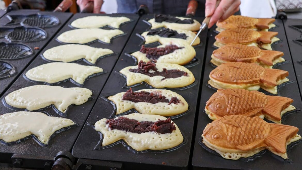 Taiyaki with red bean paste - Japan street food