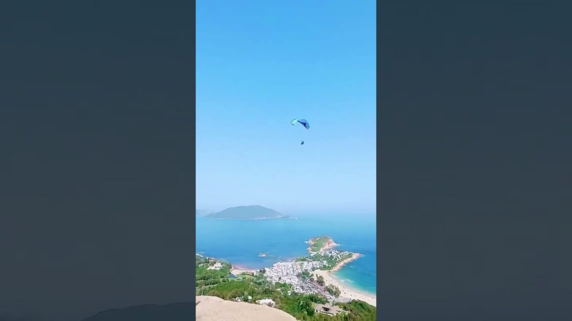 I'm on the Highest mountain #Dragonsback #shorts #hongkong #beautifulnature