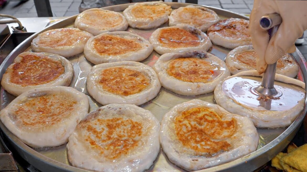 신박한 호떡 기계로 대박난? 1평 시장에서 호떡 800개 완판! 1,000원 씨앗호떡 mouth-watering sweet pancake - Korean street food