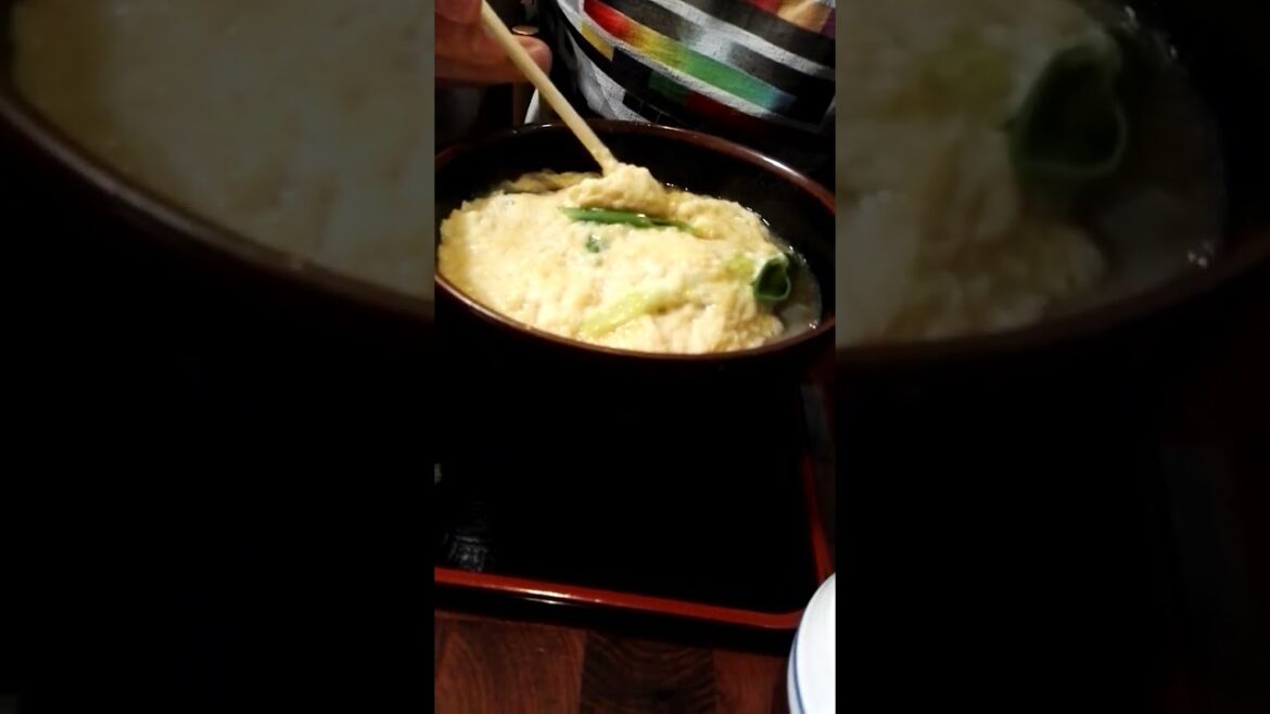 L'ORIGINALE #streetfood GIAPPONESE a #kyoto! Viaggio in Giappone! #shorts #viaggioingiappone