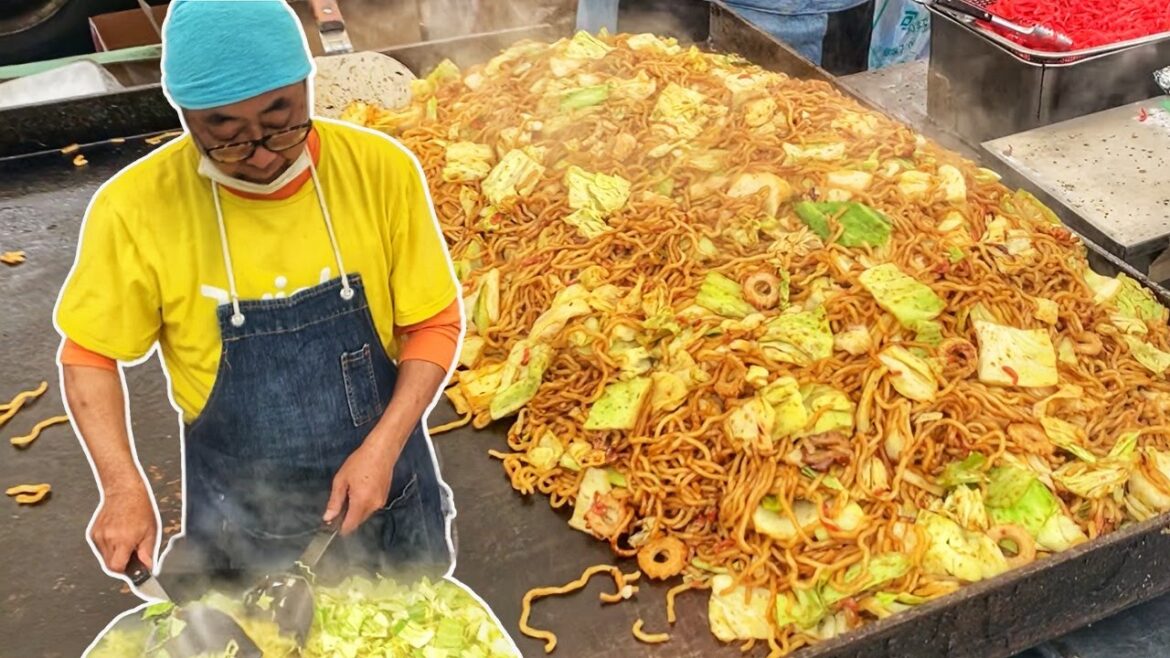 Authentic Yakisoba Sold At Tokyo Flea Market – Japanese Street Food Authentic Yakisoba Sold At Tokyo Flea Market - Japanese Street Food