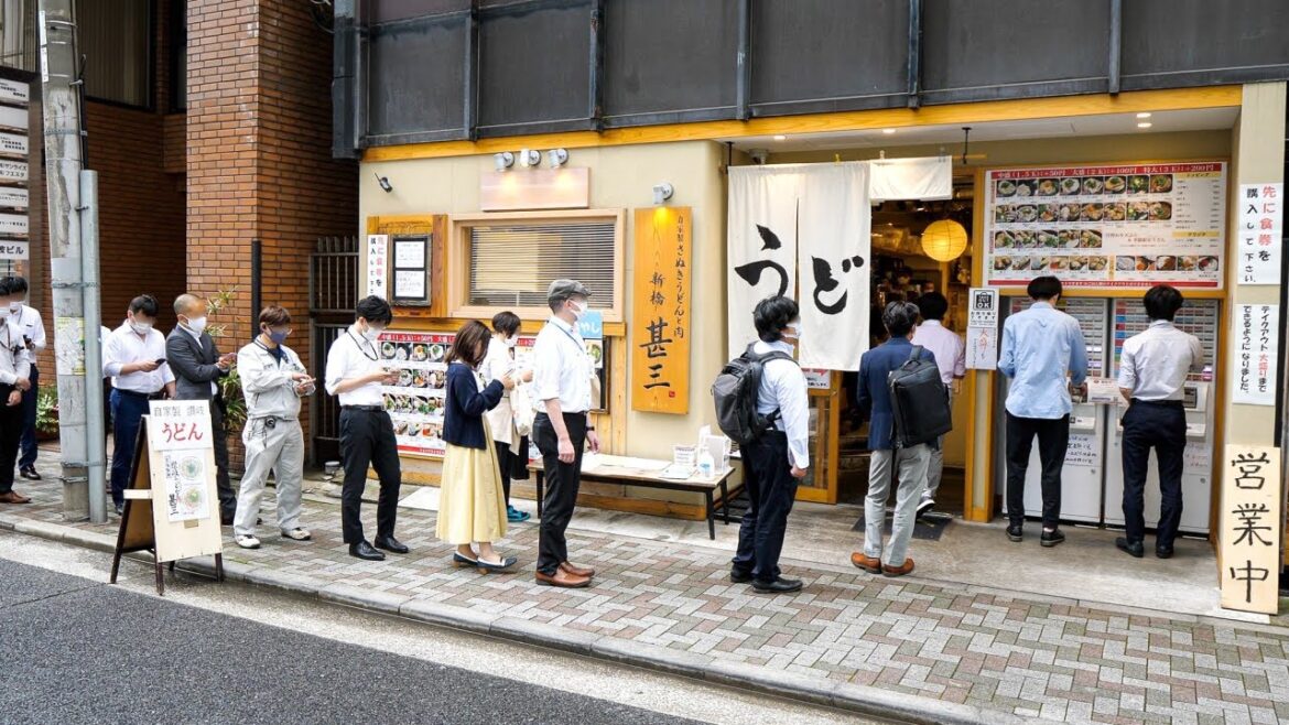 天ぷら!肉うどん!信じられない高速注文さばきが炸裂する行列うどん屋の1日:銘柄豚林SPF丨Best Udon in Tokyo 天ぷら!肉うどん!信じられない高速注文さばきが炸裂する行列うどん屋の1日:銘柄豚林SPF丨Best Udon in Tokyo