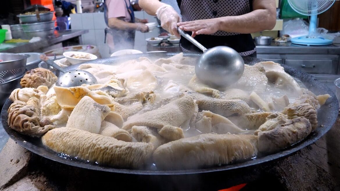 쇠고기 내장 스프, 아침부터 줄서서 먹는 100년 된곳