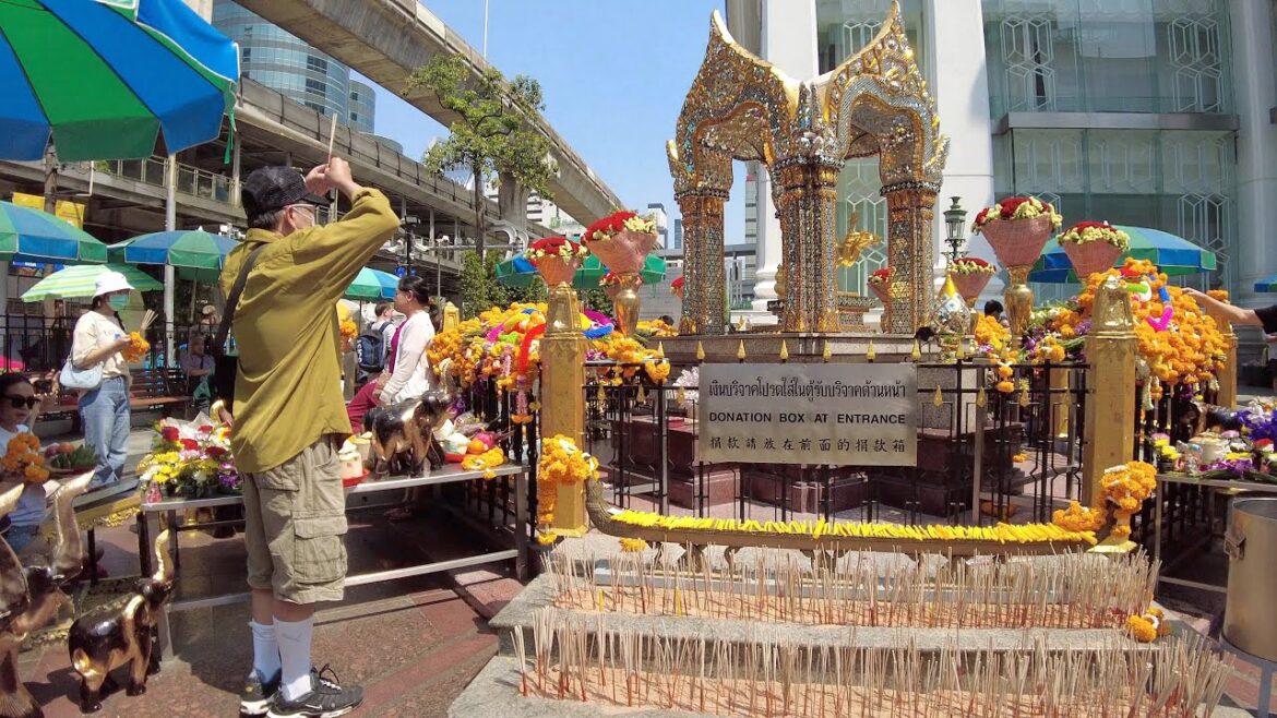 【4K】MBKセンターからバンコク最強パワースポット「エラワン廟」Walk on MBK Center to Erawan in Bangkok【March.2023】