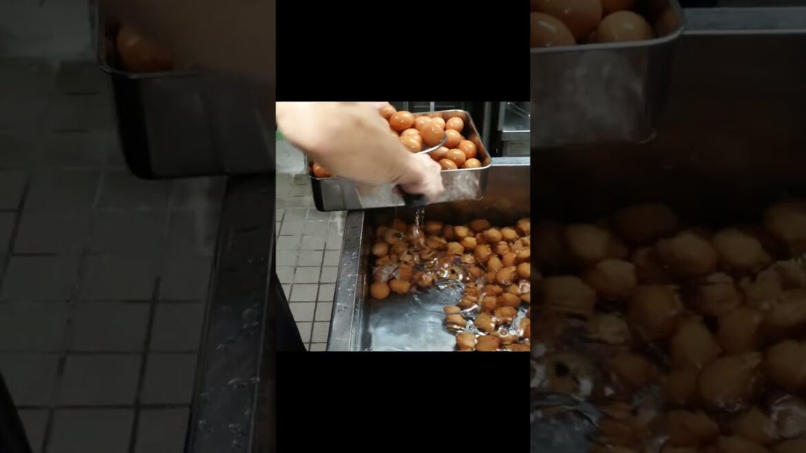 Day at Ramen Restaurant in Tokyo - Japanese Street Food ラーメン つけ麺