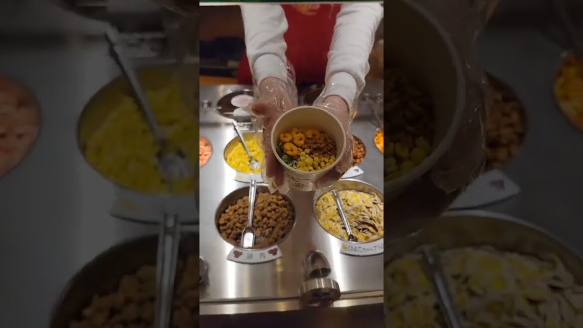 Custom Cup Noodles in Japan 🇯🇵 | #japan #travel #yokohama #cupnoodles