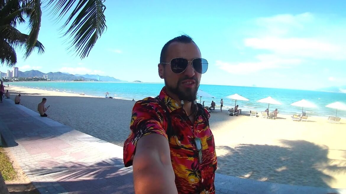 The BEST Kebab In Vietnam Is NOT A Kebab [Greek Souvlaki, Nha Trang, Vietnam]