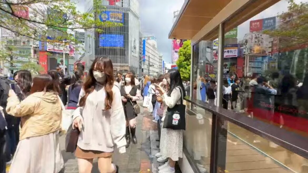 Shibuya Tokyo Live @chrisjameslives Shibuya Tokyo Live @chrisjameslives