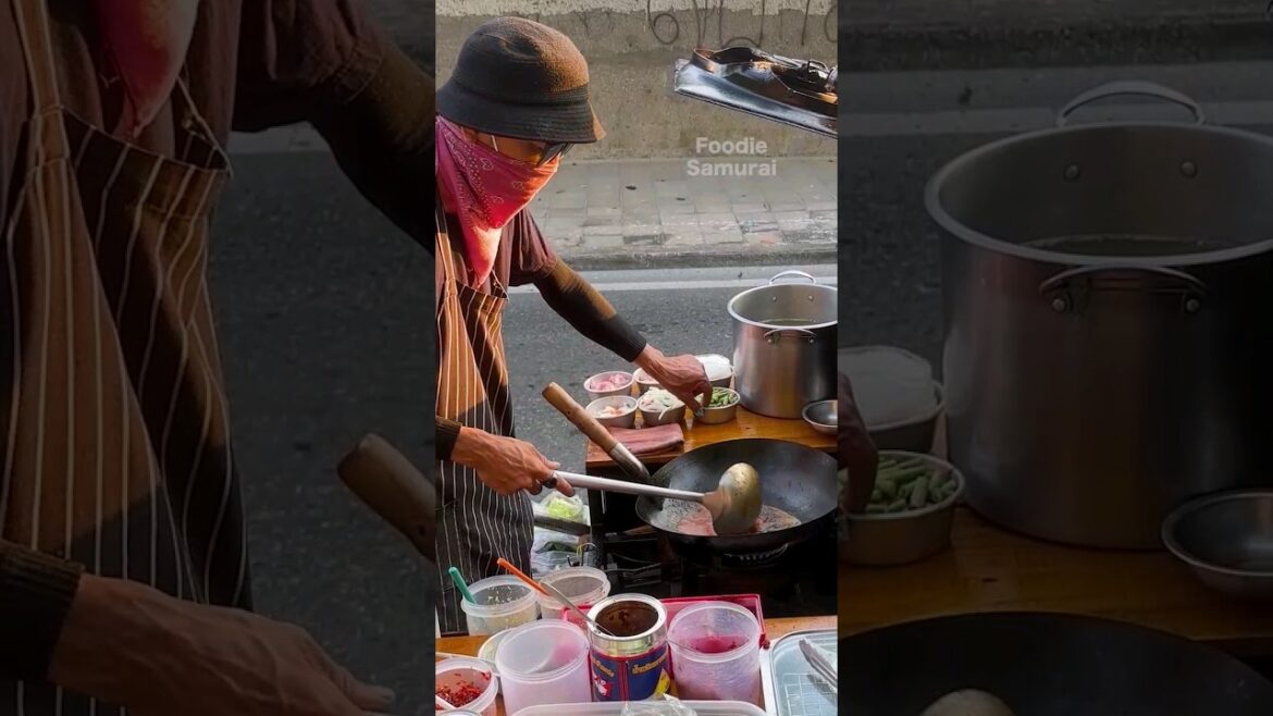This Truck is the chef's kitchen | Amazing Street Food in Bangkok, Thailand