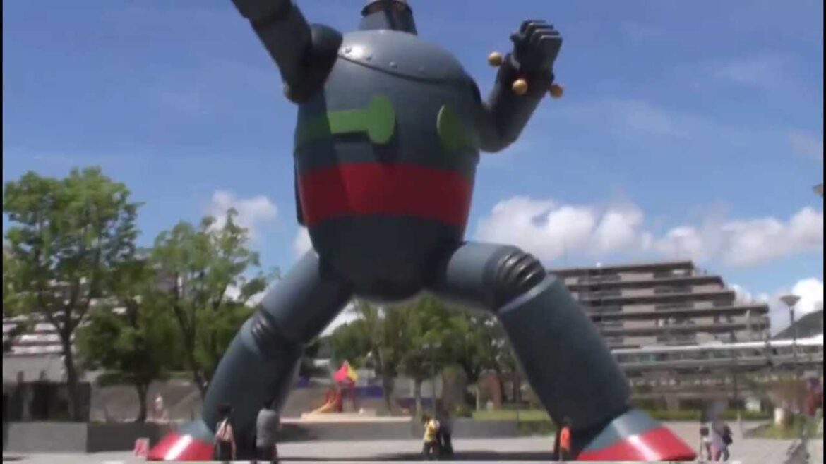 Japan 2012! P.8 Kobe: Tetsujin 28 & Suma Beach!