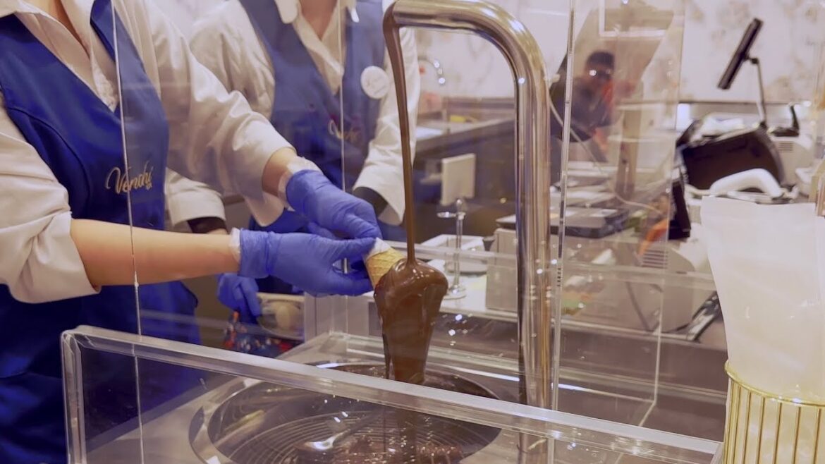Amazing Japanese dessert! chocolate covered ice cream in Osaka -Japanese food