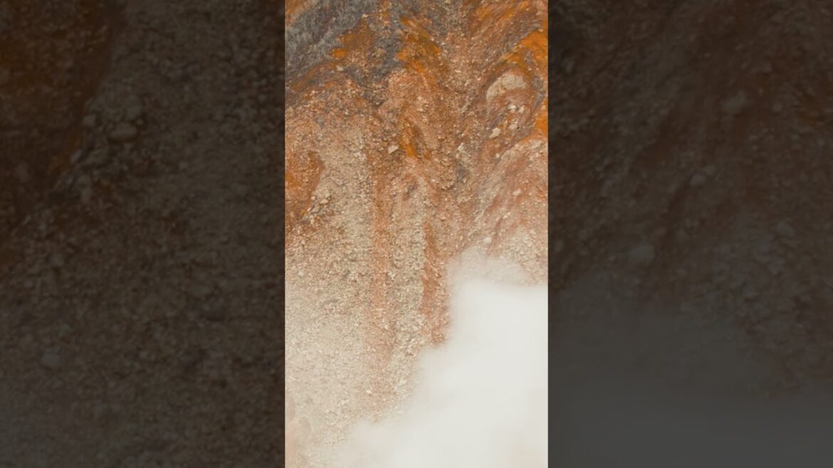 Volcanic clouds in at the summit in Hakone | Amazing Japan Travel Adventure Documentary Volcanic clouds in at the summit in Hakone | Amazing Japan Travel Adventure Documentary