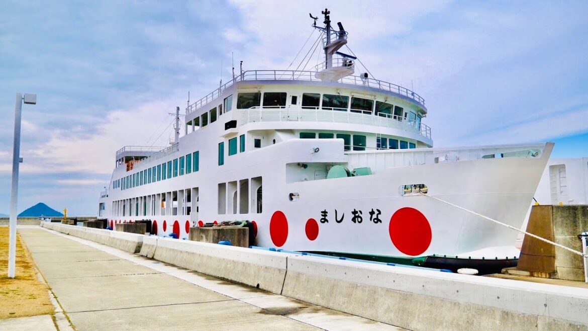 日本が誇る芸術の島「直島」でアート作品を巡るフェリー旅｜香川県