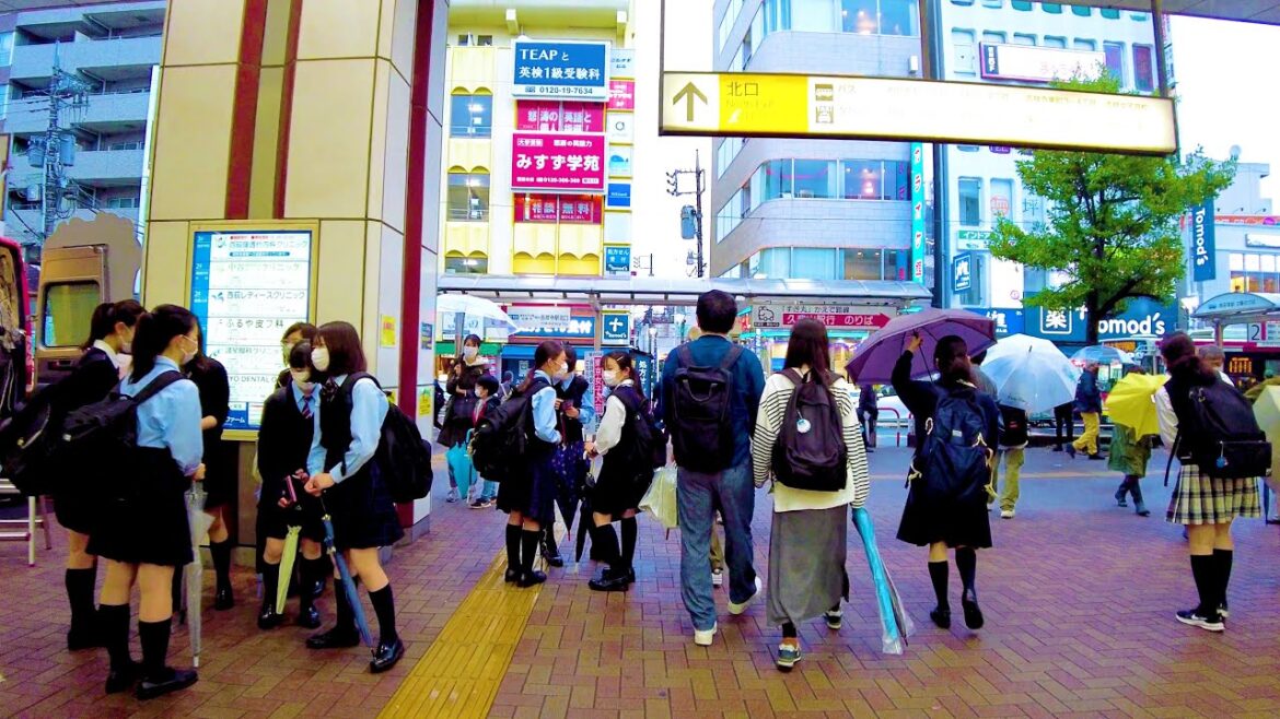 Nishiogikubo in Tokyo. Enjoy the rainy city ♪ 💖 4K ASMR non-stop 1 hour 02 minutes Nishiogikubo in Tokyo. Enjoy the rainy city ♪ 💖 4K ASMR non-stop 1 hour 02 minutes